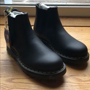 Dr. Martens 2967 Wintergrip Chelsea Boots